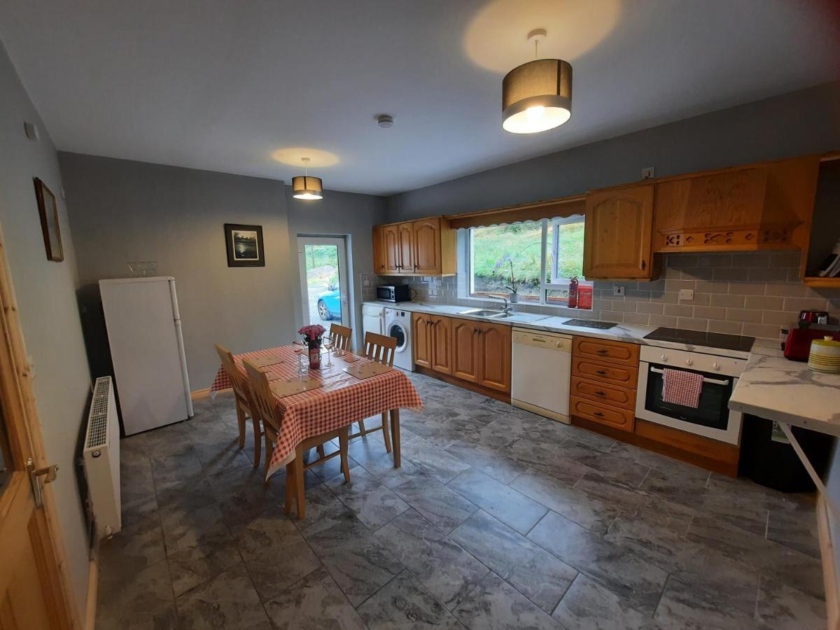 Conneelys Cottage, Connemara, Clifden, H71Y096 Buitenkant foto